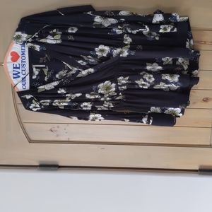 Free People long sleeve blouse, size Medium women's 100% viscous. Black floral